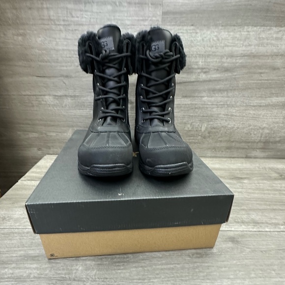 UGG Black Boots for men’s - Picture 1 of 4